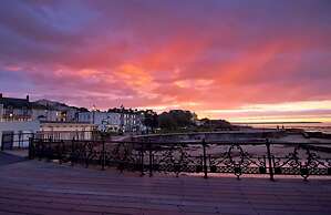 Queens Mews a Coastal Holiday Home