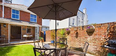 Anchor Down Close to the Beach Cafes and Restaurants