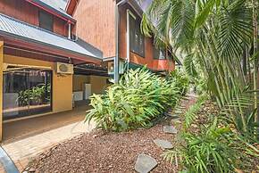 ZENLUX - 3-Story Corporate Golf Retreat