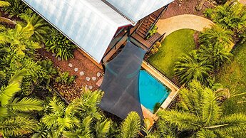 ZENLUX - 3-Story Corporate Golf Retreat