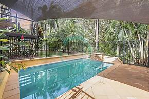 ZENLUX - 3-Story Corporate Golf Retreat