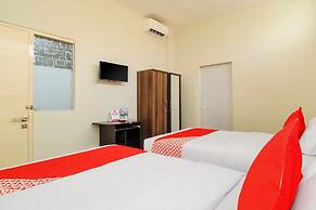 OYO 168 K-15 Residence