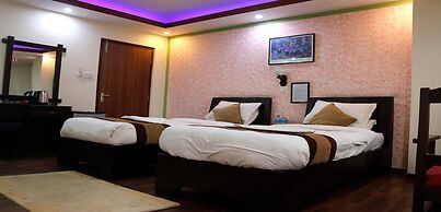 MeroStay 128 AI Hotel