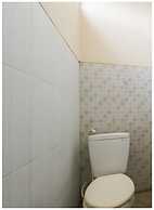 OYO 90193 D'waru Homestay Syariah