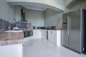 Pendine Manor - 9 Bedroom Manor House - Pendine