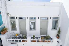 CAPRI Downtown Rooms