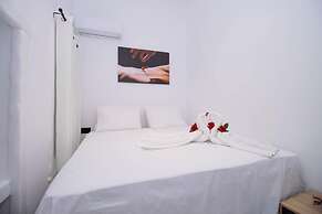 CAPRI Downtown Rooms