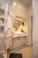 CAPRI Downtown Rooms