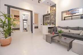 CAPRI Downtown Rooms