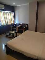 iROOMZ Hotel Diamond Park