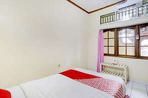 Super OYO 3261 Hotel Ratu