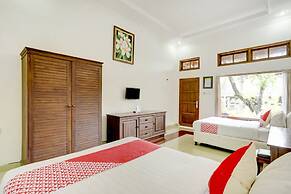 Super OYO 3261 Hotel Ratu