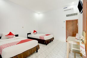 Super OYO 3261 Hotel Ratu