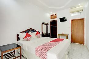 Super OYO 3261 Hotel Ratu
