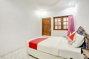 Super OYO 3261 Hotel Ratu