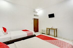 Super OYO 3261 Hotel Ratu