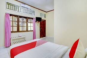Super OYO 3261 Hotel Ratu