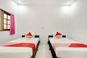 Super OYO 3261 Hotel Ratu