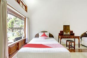 Super OYO 3261 Hotel Ratu