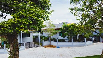 Baan Nern Khao Resort