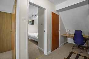 Charming 3-bed House Sleeps 6 in Rural Setting