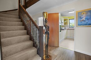 Charming 3-bed House Sleeps 6 in Rural Setting