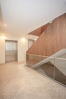 Liiiving - Crystal Palace Apartment