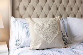 Charming 3-bed Apartment in South end on sea