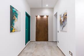 Maria's Bright Flats at the Cathedral