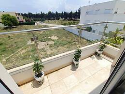 Luxurious 2-bed Apartment in Sidi Daoud, Marsa