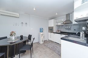 Studio Mediteranska Street