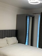 Inviting 2-bed Apartment in Grays