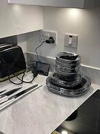 Inviting 2-bed Apartment in Grays