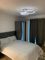 Inviting 2-bed Apartment in Grays