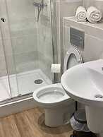 Inviting 2-bed Apartment in Grays