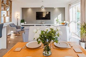 St Helens - Lodge - Sleeps 4 - Pets Allowed - Pool