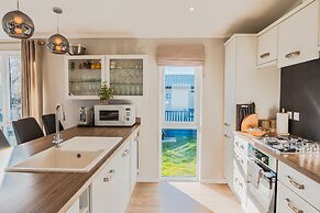 St Helens - Lodge - Sleeps 4 - Pets Allowed - Pool