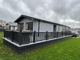 Luxurious 2-bed Lodge in St Helens, Ryde