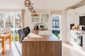 St Helens - Lodge - Sleeps 4 - Pets Allowed - Pool