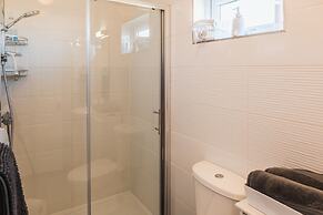 St Helens - Lodge - Sleeps 4 - Pets Allowed - Pool