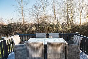 St Helens - Lodge - Sleeps 4 - Pets Allowed - Pool