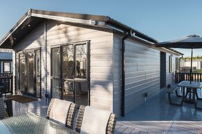 St Helens - Lodge - Sleeps 4 - Pets Allowed - Pool