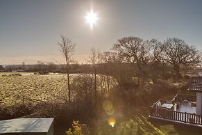 St Helens - Lodge - Sleeps 4 - Pets Allowed - Pool