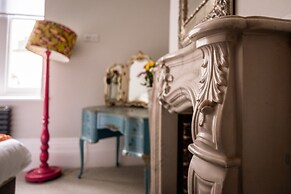 Gorgeous 2-bed Apartment With Patio