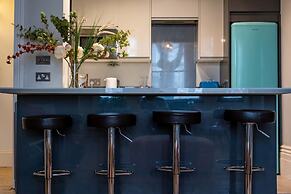 Gorgeous 2-bed Apartment With Patio