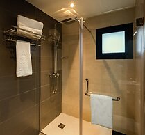 Ad Hotel Pont D'Hydra