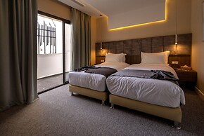 Ad Hotel Pont D'Hydra