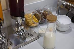 Ad Hotel Pont D'Hydra