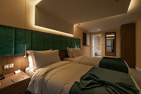 Ad Hotel Pont D'Hydra