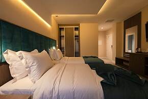 Ad Hotel Pont D'Hydra